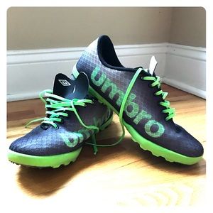 UMBRO flash turf soccer cleats
